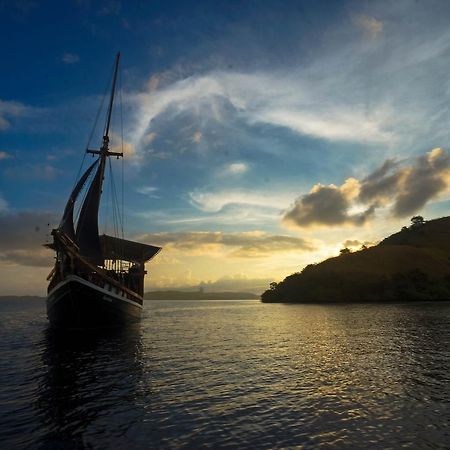 Blue Marlin Dive Komodo Лабуан Баджо Екстериор снимка